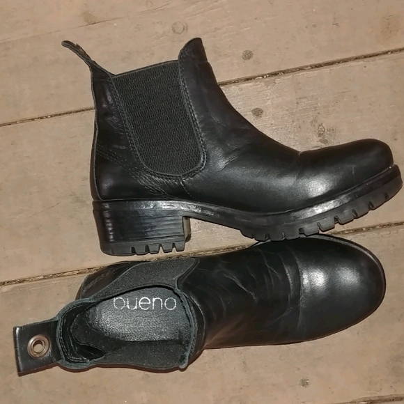 Bueno Shoes - Bueno Black Leather Chelsea Boots